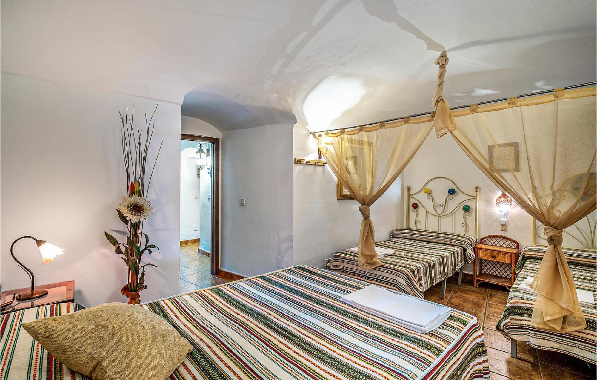 Beautiful Home In Cuevas Del Campo 外观 照片