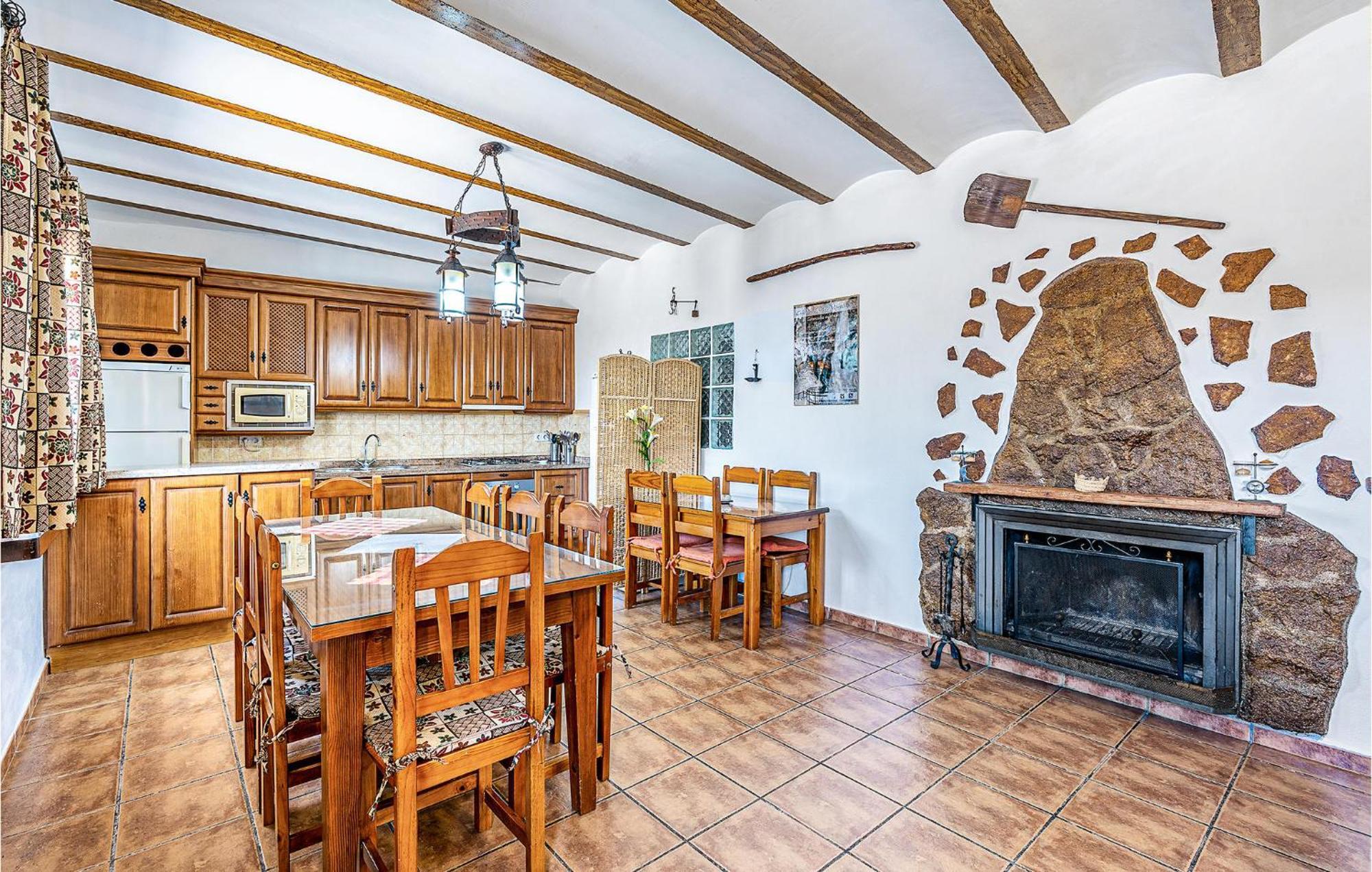 Beautiful Home In Cuevas Del Campo 外观 照片